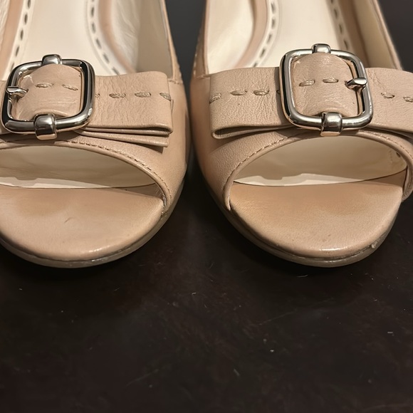 Coach Miranda slingback heels - like new! - Picture 6 of 16
